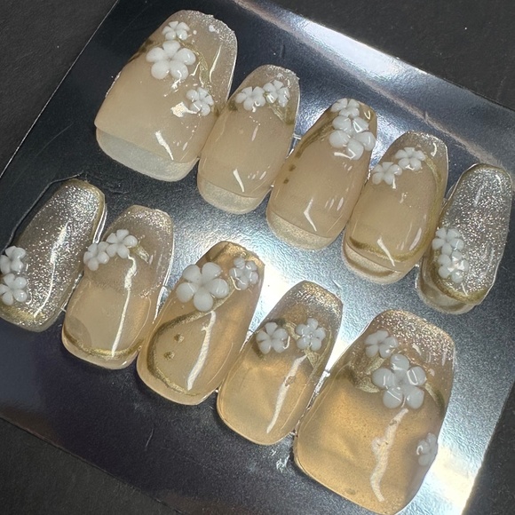 Nude Short Coffin gold with flowers handmade press on nails - Picture 2 of 5